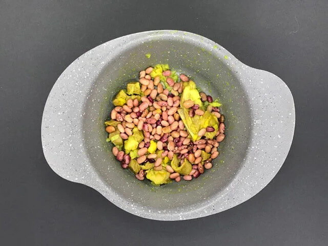 اصافه کردن لوبیا